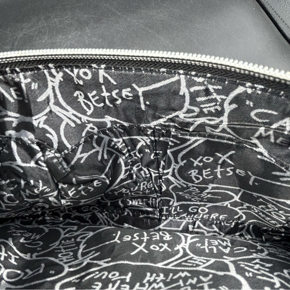 Betsey Johnson Heart Shoulder Chain Crossbody Bag Grey Light Pink Chain Strap - Picture 9 of 11